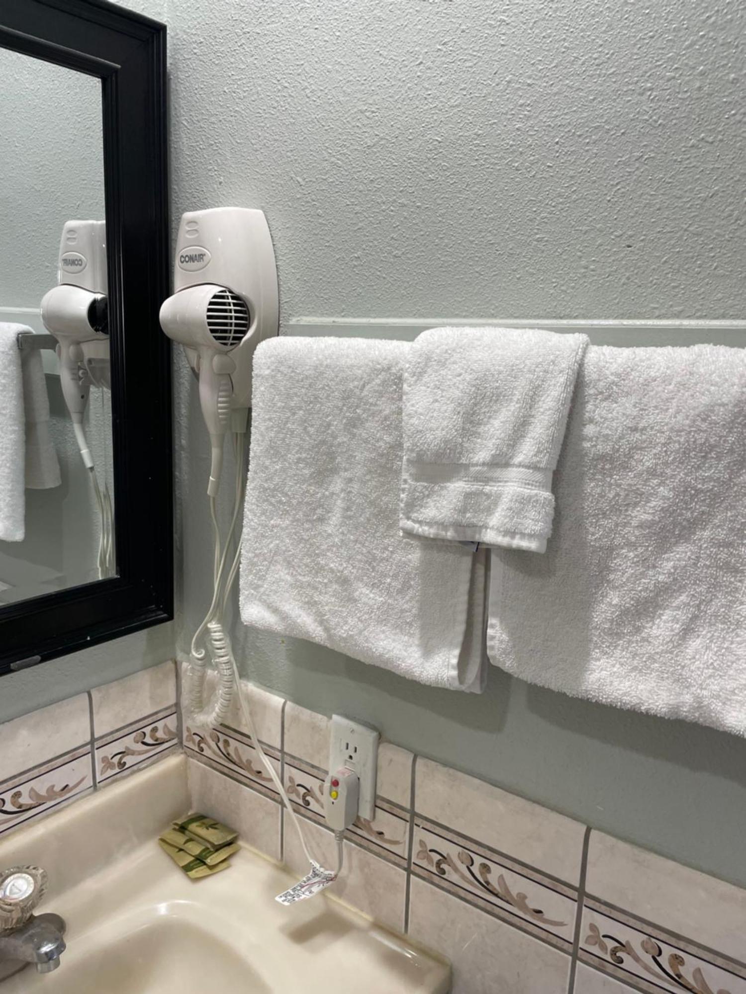 לוס אנג'לס La Cienega Inn Motel מראה חיצוני תמונה